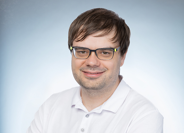 Herr Tim Dengel